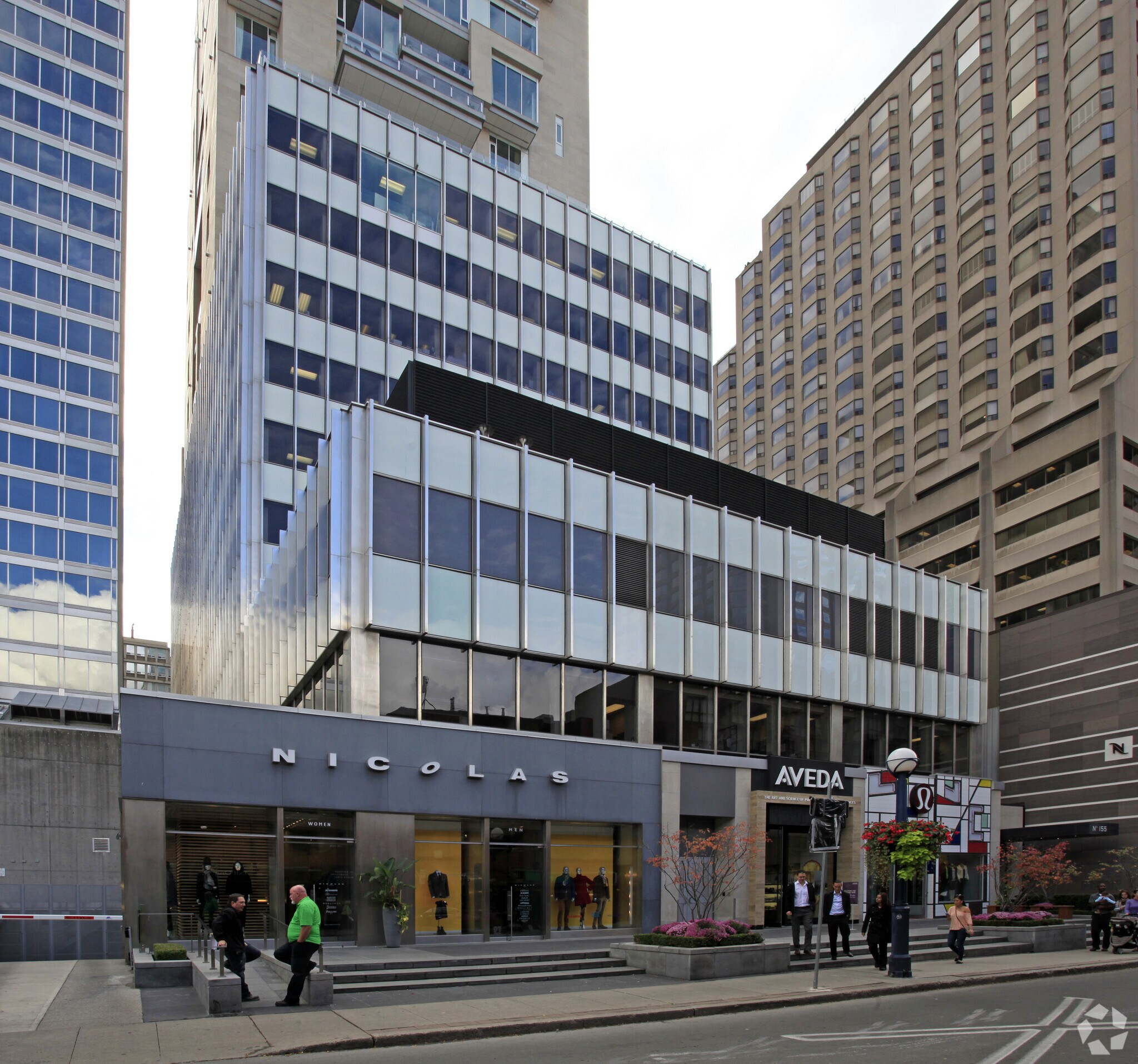 145-153 Cumberland St, Toronto, ON à vendre Photo principale- Image 1 de 1