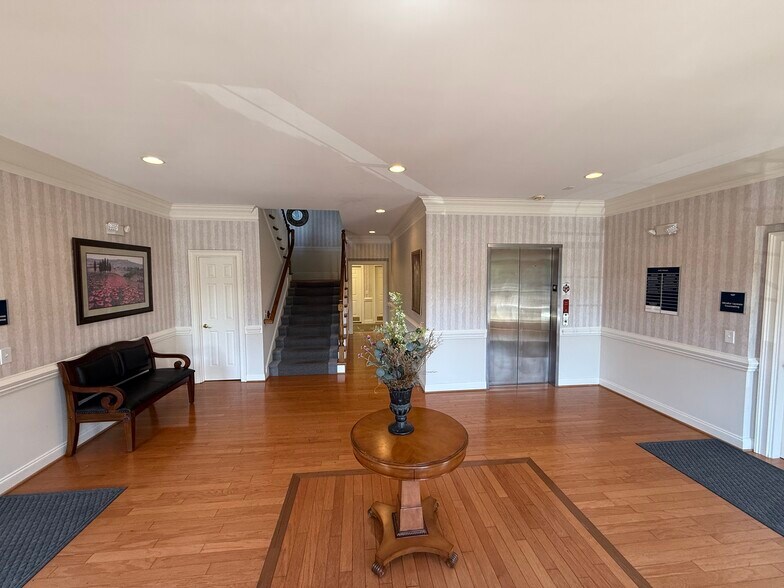 3453 Pelham Rd, Greenville, SC à louer - Photo du bâtiment - Image 2 de 8