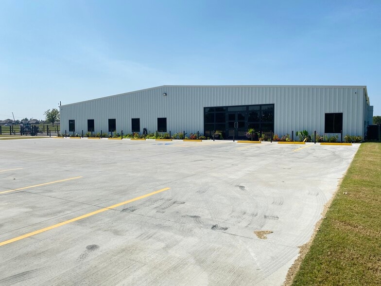 11200 S 225th East Ave, Broken Arrow, OK for sale - Primary Photo - Image 2 of 20