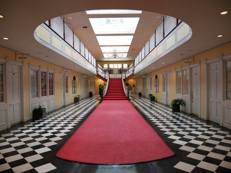 250 N Golden Circle Dr, Santa Ana, CA à louer - Photo intérieure - Image 2 de 13