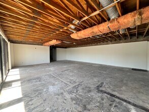 2841 E Bell Rd, Phoenix, AZ for lease Interior Photo- Image 2 of 5