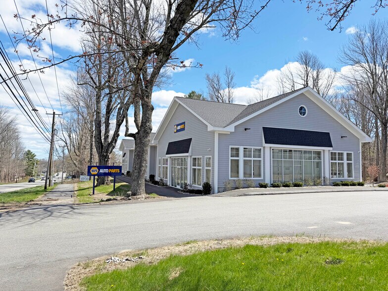 29 Ossipee Trl E, Standish, ME à vendre - Photo du bâtiment - Image 2 de 4