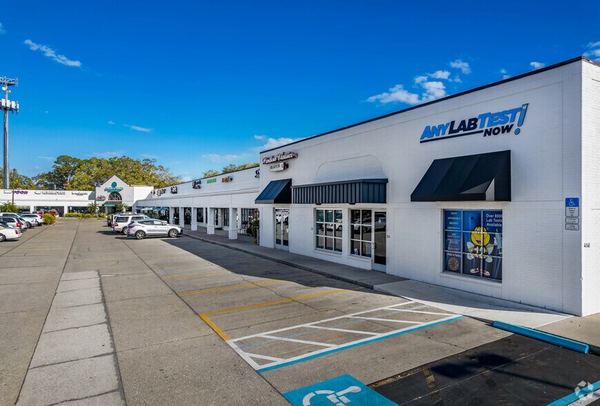 4141 S Tamiami Trl, Sarasota, FL à louer - Photo du bâtiment - Image 2 de 6