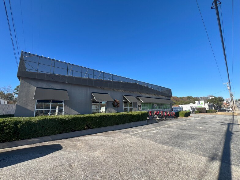 211 N Pleasantburg Dr, Greenville, SC à louer - Photo du bâtiment - Image 3 de 37