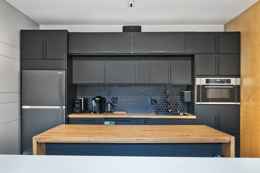 12421 Venice Blvd, Los Angeles, CA for lease - Interior Photo - Image 3 of 72