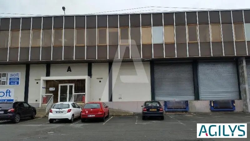 Industrial in Wissous for lease Building Photo- Image 1 of 6