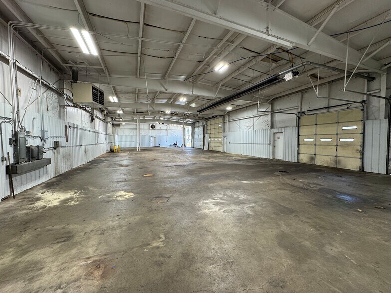 30338 Co 12 Rd, Elkhart, IN à louer - Photo du bâtiment - Image 3 de 7