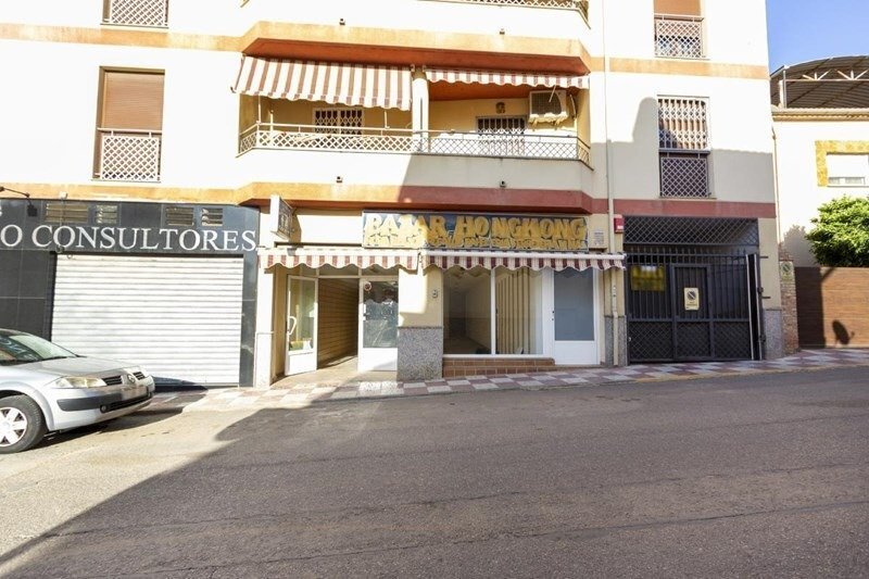 Calle Juan Carlos I, 3, Villa de Otura, Granada à vendre - Photo du bâtiment - Image 2 de 29