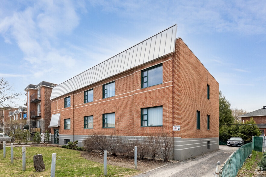 7160 Boul Pie-IX, Montréal, QC à vendre - Photo du bâtiment - Image 2 de 2