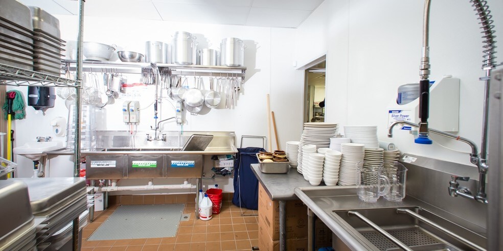 494-498 E High St, Lexington, KY à vendre - Photo du bâtiment - Image 2 de 37