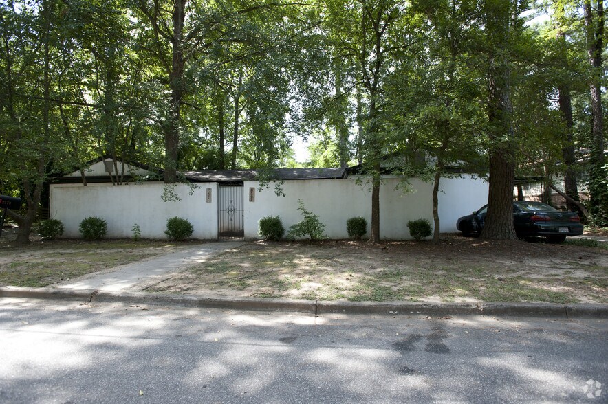 2542 N Pierce Cir, Macon, GA for sale - Building Photo - Image 2 of 4