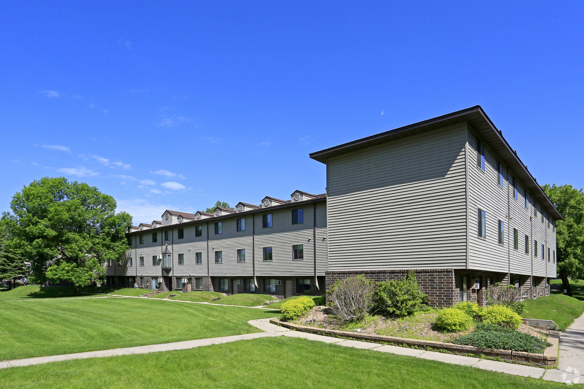 1812 16th St SE, Saint Cloud, MN for sale Primary Photo- Image 1 of 1