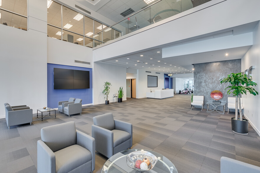 3929 W John Carpenter Fwy, Irving, TX à louer - Photo du bâtiment - Image 2 de 12