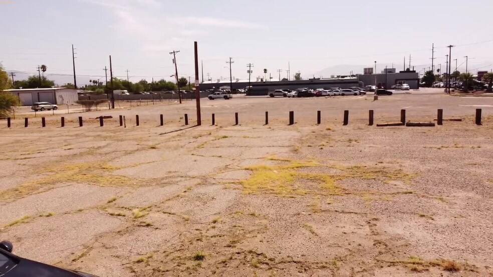 4545 E 22nd St, Tucson, AZ à vendre - Vidéo sur l’inscription commerciale - Image 2 de 10
