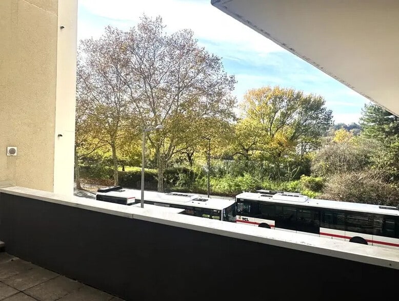 Office in Lyon for sale - Building Photo - Image 2 of 7