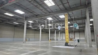 Industriel dans Miramas à louer Photo du bâtiment- Image 1 de 10