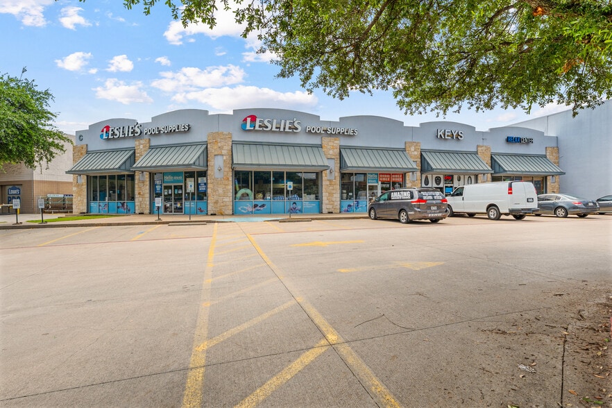 Anna Plaza portefeuille de 2 propriétés à vendre sur LoopNet.ca - Photo du bâtiment - Image 3 de 5