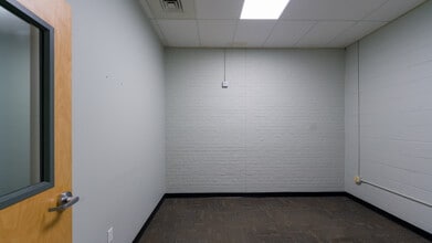 128 Bingham Rd, Asheville, NC for lease Interior Photo- Image 2 of 7