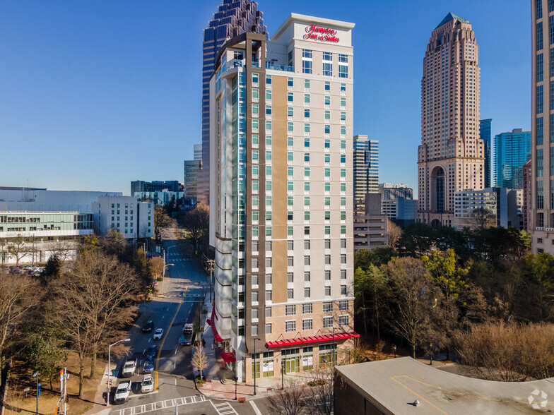 1231 W Peachtree St NE, Atlanta, GA à louer - Photo du bâtiment - Image 1 de 6