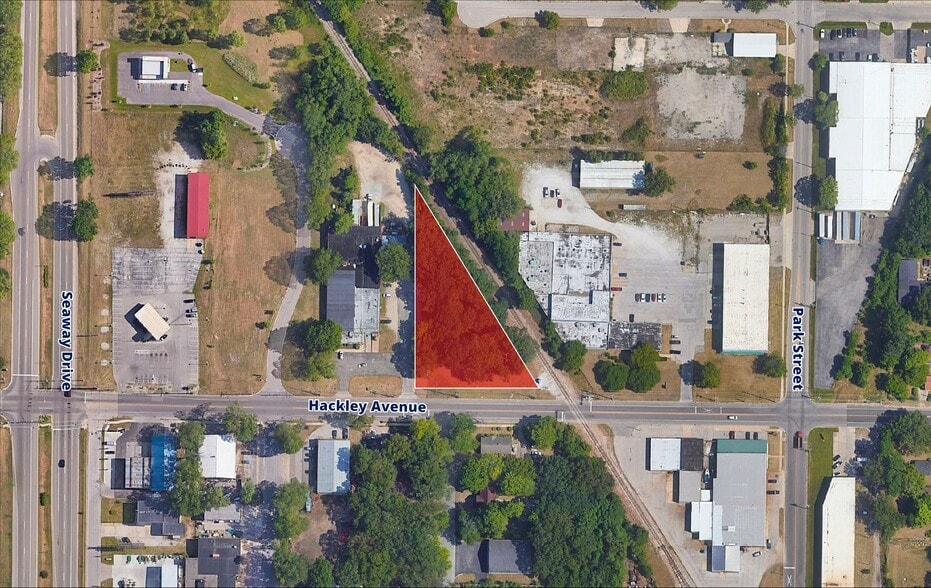 478 W Hackley Ave, Muskegon, MI for sale - Primary Photo - Image 1 of 2