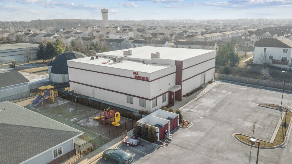 26705 W Commerce Dr, Volo, IL à louer - Photo principale - Image 1 de 19