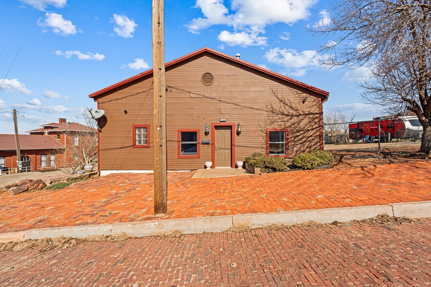 410 W Harrison Ave, Guthrie, OK for sale - Building Photo - Image 2 of 40