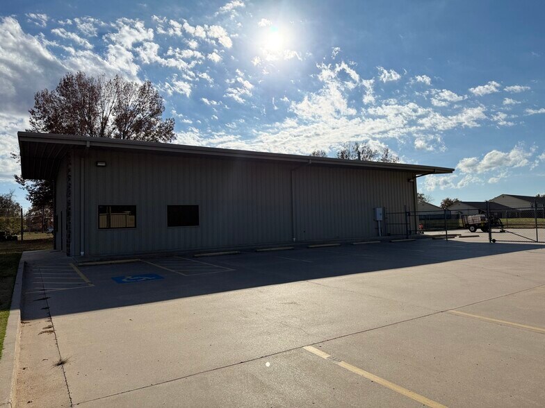 7108 Texas Rd, Fort Smith, AR à vendre - Photo du bâtiment - Image 3 de 15