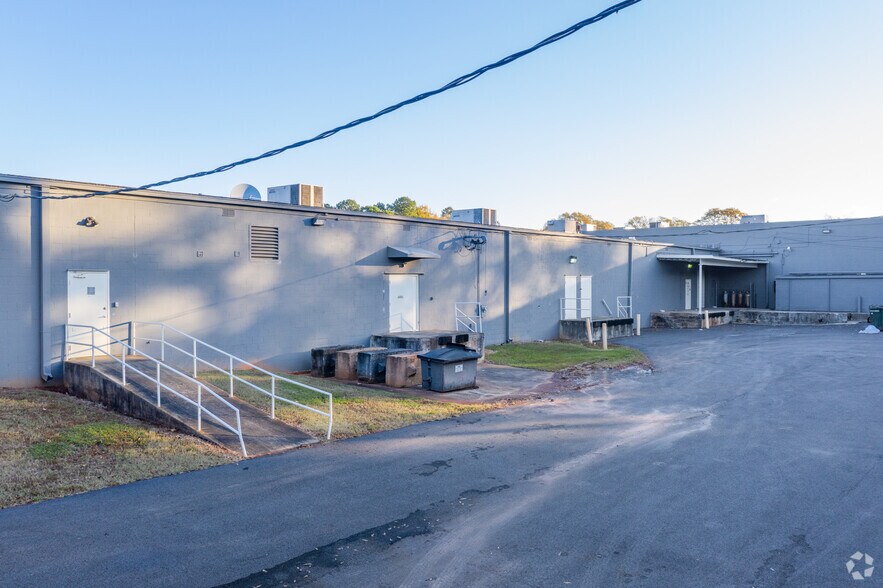 1283-1304 Columbia Dr, Decatur, GA à louer - Photo du bâtiment - Image 3 de 5