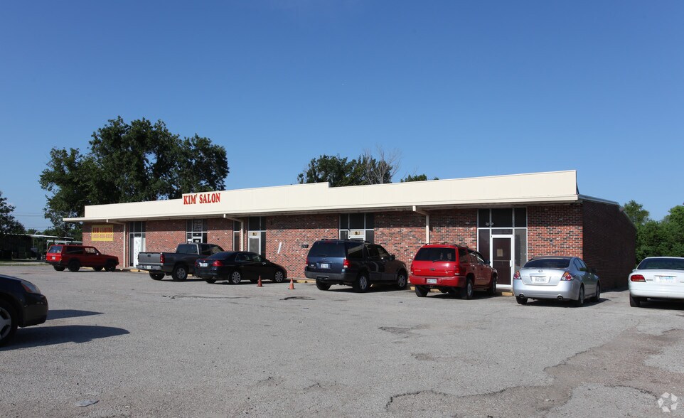 6019 Thompson Rd, Baytown, TX for sale - Building Photo - Image 1 of 1