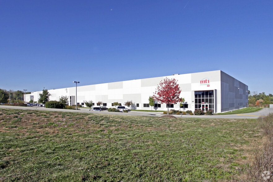 8901-8941 Springdale Ave, Berkeley, MO for lease - Building Photo - Image 1 of 5