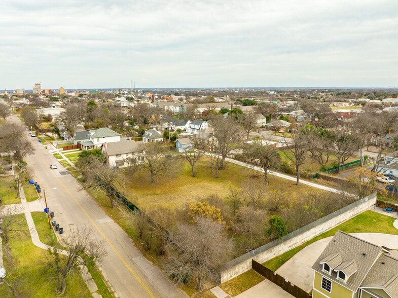 2116 Columbus Ave, Waco, TX for sale - Aerial - Image 3 of 5