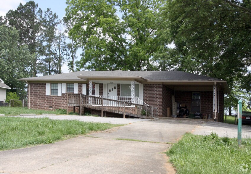 3727 Robinson Dr, Oakwood, GA à vendre - Photo du bâtiment - Image 2 de 2