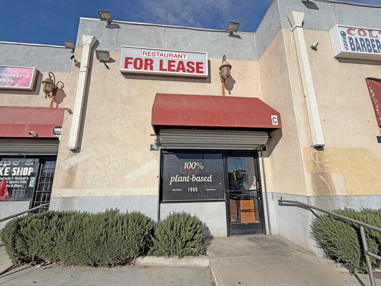 299 W Olive St, Colton, CA à louer - Photo du bâtiment - Image 2 de 8