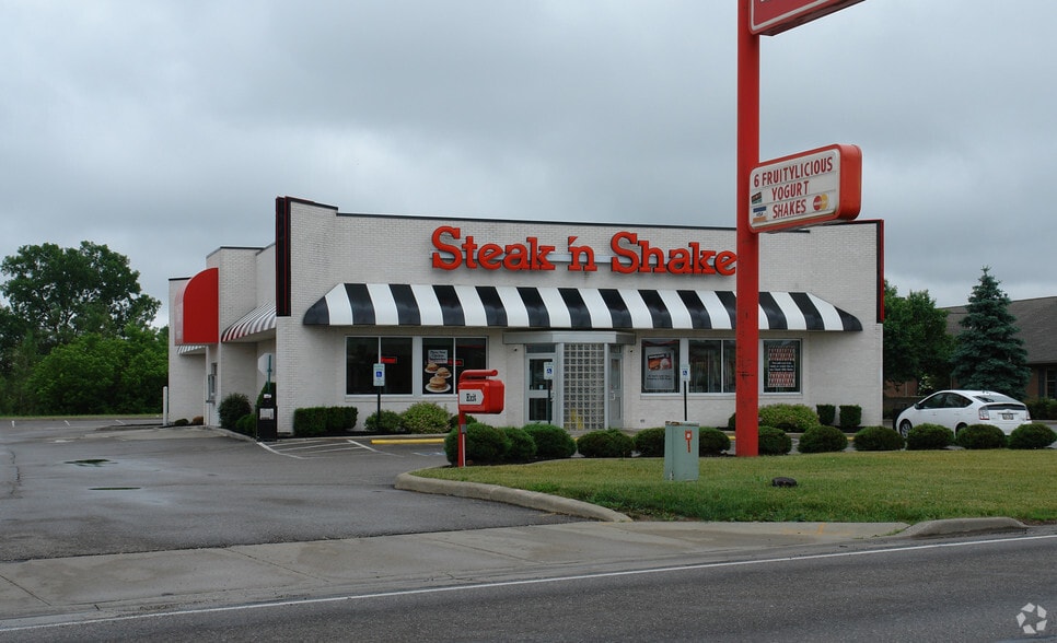 4666 Dressler Rd NW, Canton, OH à louer - Photo du bâtiment - Image 3 de 5