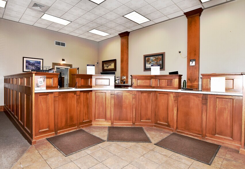 100 Oak Ave, Eaton, CO à vendre - Photo du bâtiment - Image 3 de 26