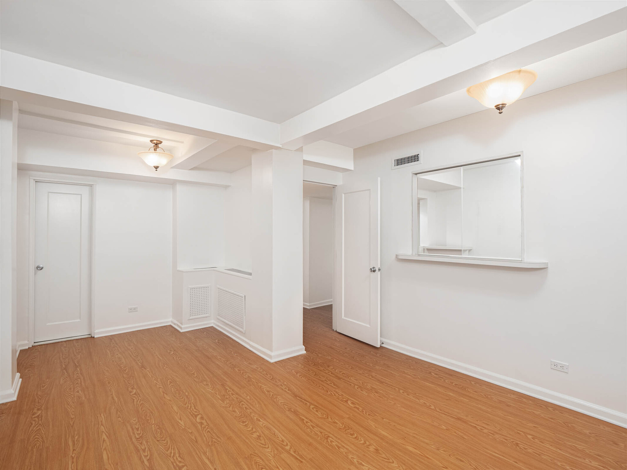 35 E 35th St, New York, NY for lease Building Photo- Image 1 of 8