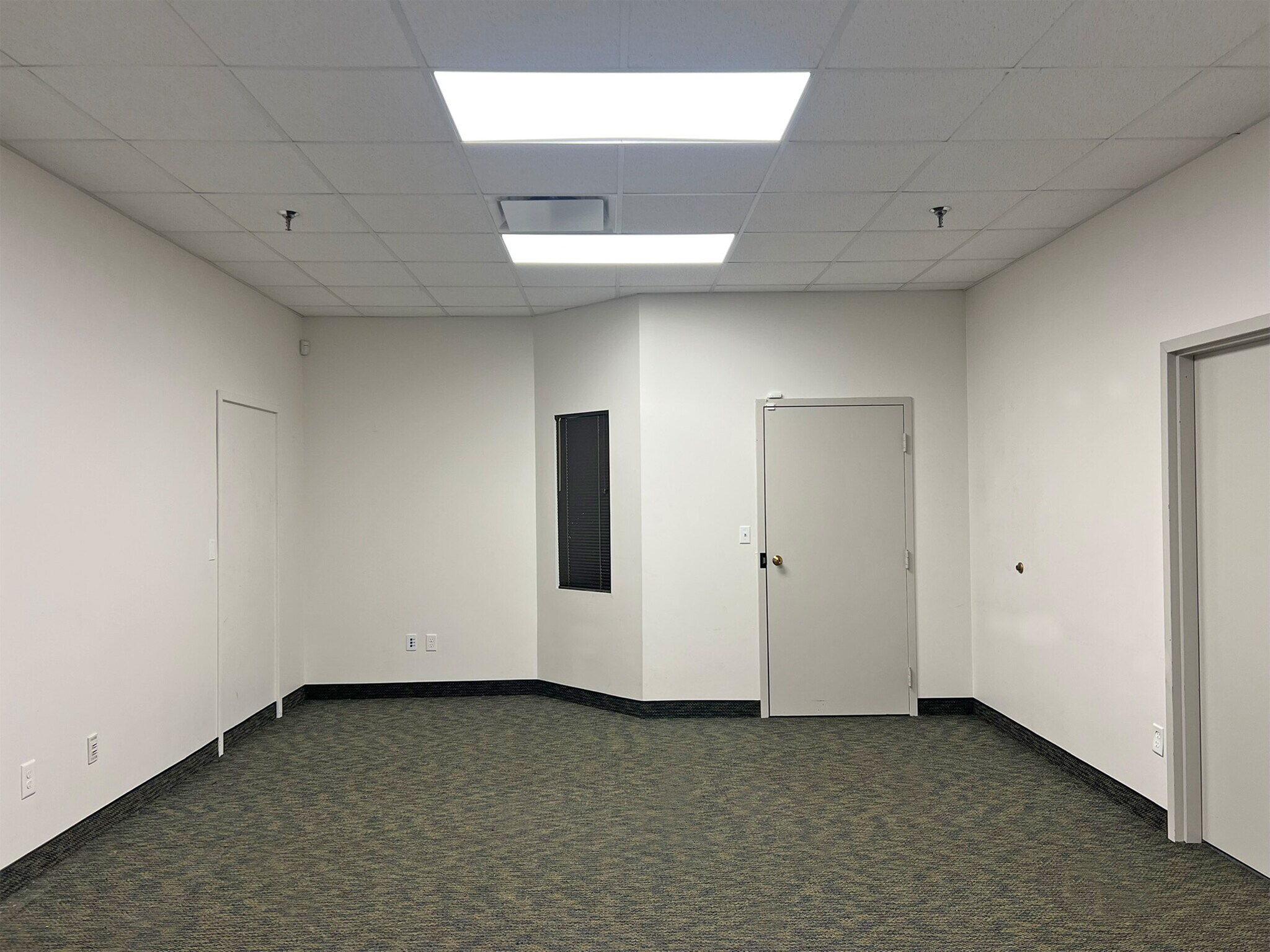 2800-2860 W 21st St, Erie, PA for lease Interior Photo- Image 1 of 6