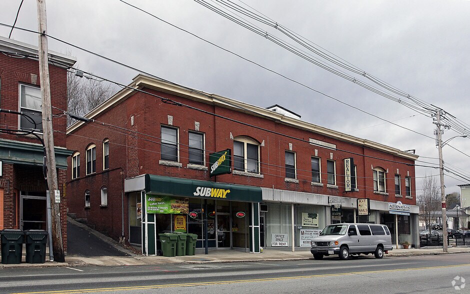 5 S Main St, Uxbridge, MA à louer - Photo du bâtiment - Image 3 de 4
