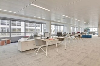1 Place Louis Renault, Rueil-Malmaison for lease Interior Photo- Image 1 of 1