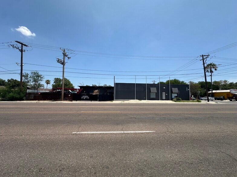3901 McPherson Ave, Laredo, TX à vendre - Photo du bâtiment - Image 2 de 39