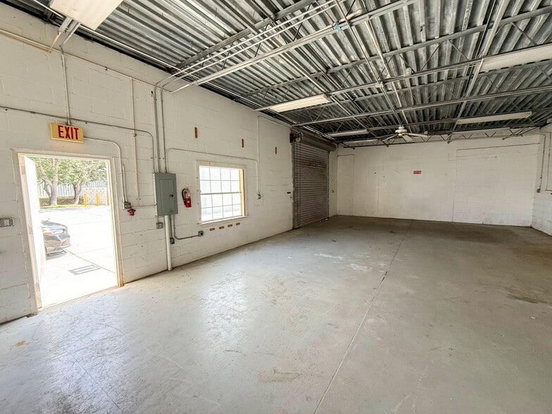 7275 Waelti Dr, Melbourne, FL for lease - Building Photo - Image 2 of 11