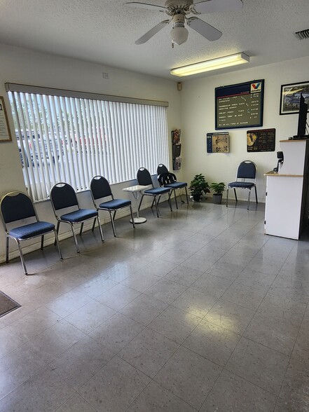 8415 Cortez Blvd, Weeki Wachee, FL for sale - Building Photo - Image 3 of 12