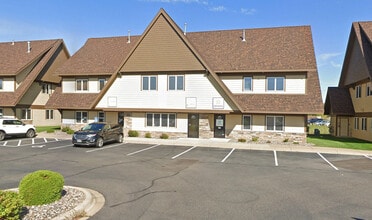 2085 County Road D E, Maplewood, MN à louer Photo intérieure- Image 1 de 9