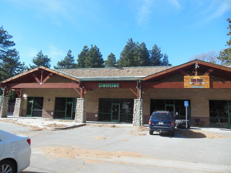 31565 Hilltop Blvd, Running Springs, CA for lease - Primary Photo - Image 1 of 7