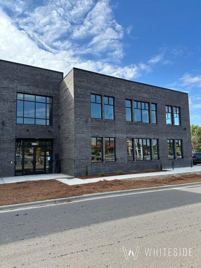 More details for 3013 Wilkinson Blvd, Charlotte, NC - Flex for Lease
