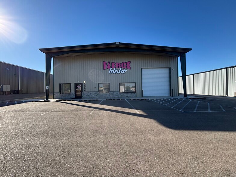 3653 E Comstock Ave, Nampa, ID à louer - Photo du bâtiment - Image 2 de 7