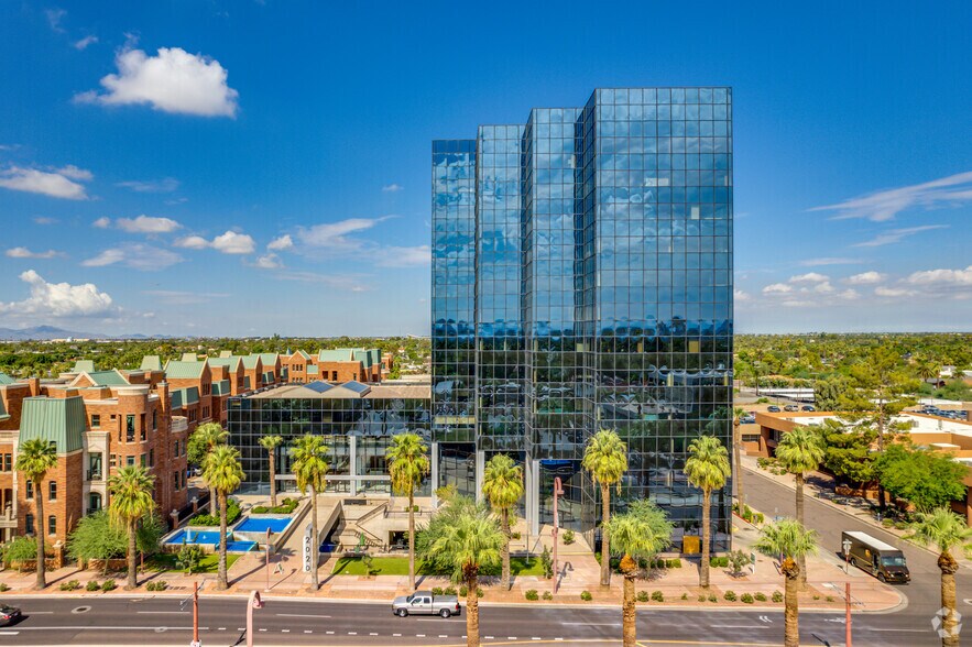 2020 N Central Ave, Phoenix, AZ à louer - Photo du bâtiment - Image 2 de 24