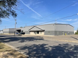 725 Crescent St NE, Saint Cloud MN - Warehouse