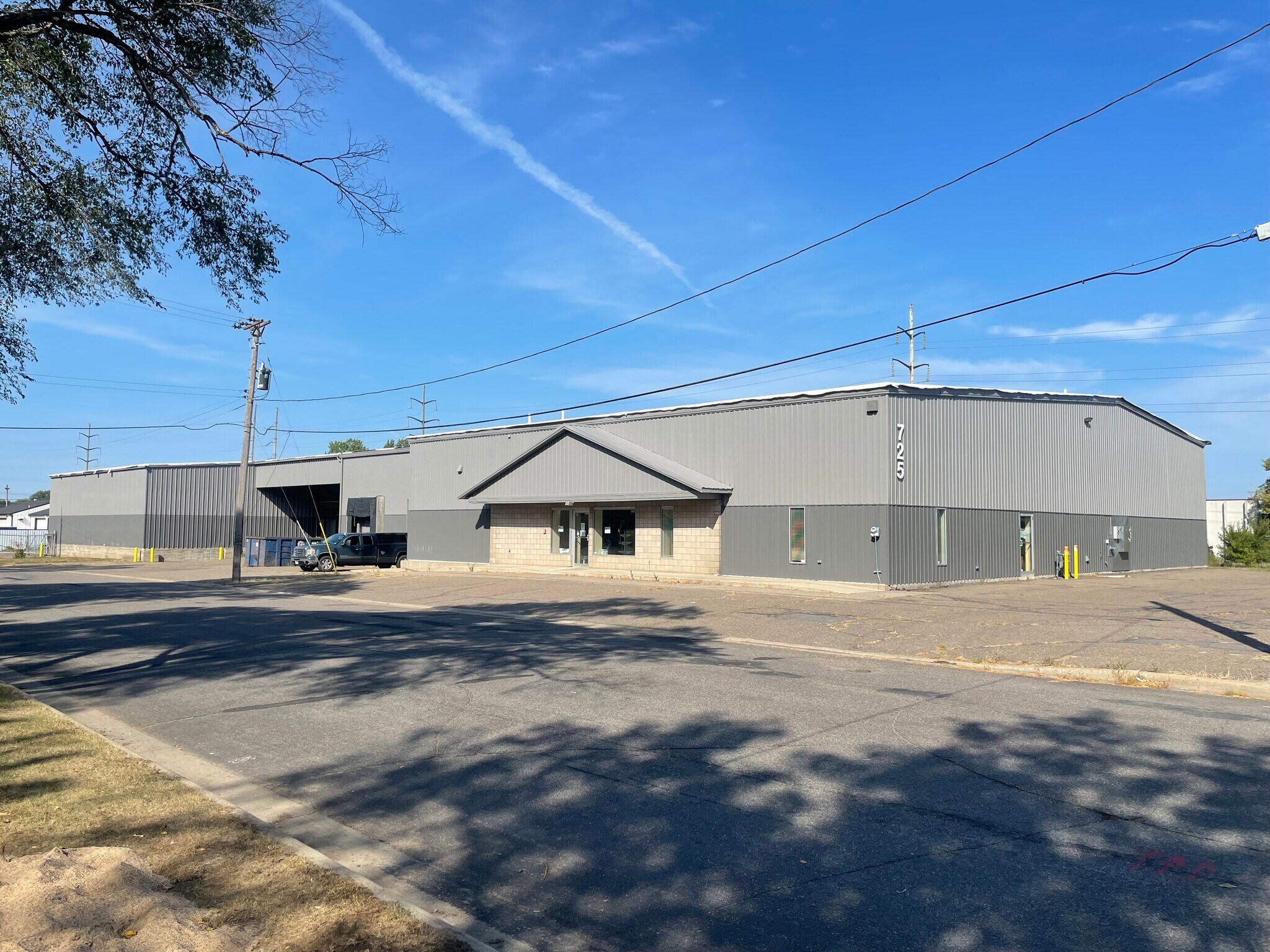 725 Crescent St NE, Saint Cloud, MN à vendre Photo du bâtiment- Image 1 de 1