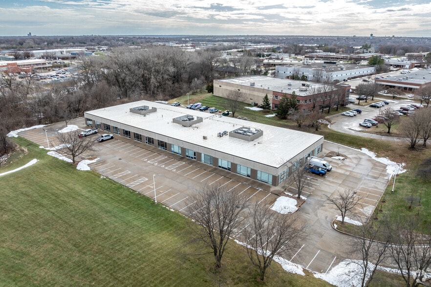 3601-3629 109th St, Urbandale, IA à louer - Aérien - Image 3 de 4